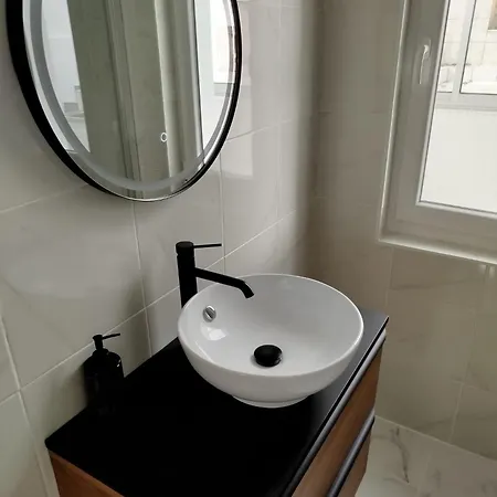 Appartamento Lovely Bellamy Centre-ville Gare Maison Neuve *