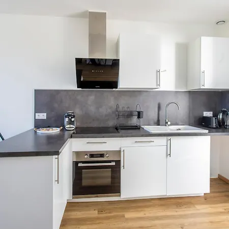 Apartment Lovely Bellamy Centre-ville Gare Maison Neuve