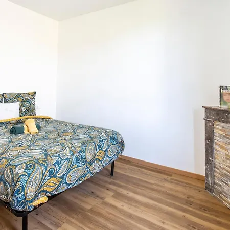 Lovely Bellamy Centre-ville Gare Maison Neuve Apartment